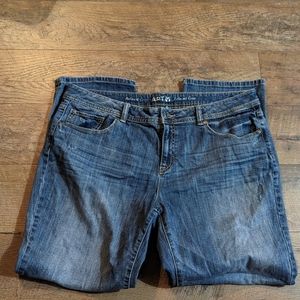 Apt. 9 Relaxed Crop Modern Fit size 16 Denim Jeans distressed